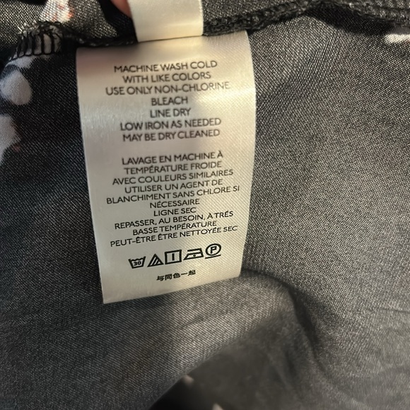 Free People Run Free Tunic Blouse size M Bohemian black floral Night Shade satin - Picture 9 of 15